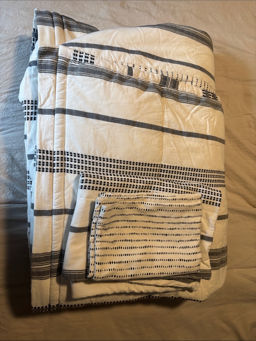 Beddy’s Striped Gray and White Twin Set